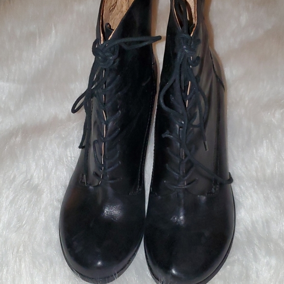 Modern Vintage Size 39.5 Black Leather ⚫Boots - Picture 4 of 9